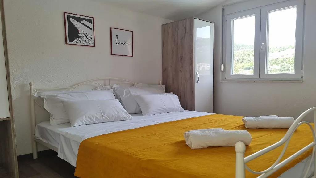 Kaštel Novi Villa for up to 16 guests