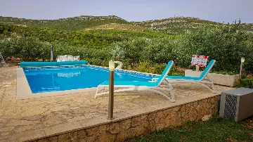 Kaštel Novi Villa for up to 16 guests