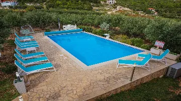 Kaštel Novi Villa for up to 16 guests