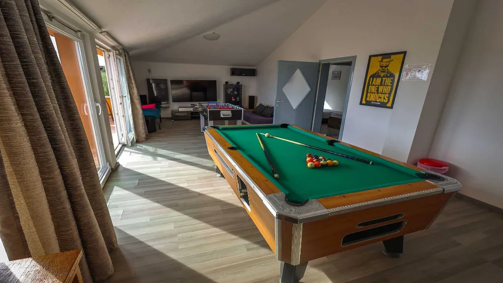 Kaštel Novi Villa for up to 16 guests