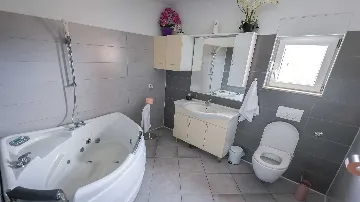 Kaštel Novi Villa for up to 16 guests