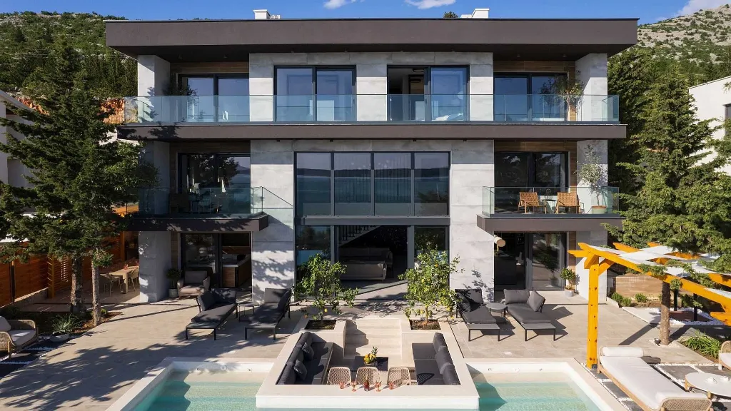 Spacious 6-Bedroom Villa in Starigrad, Croatia