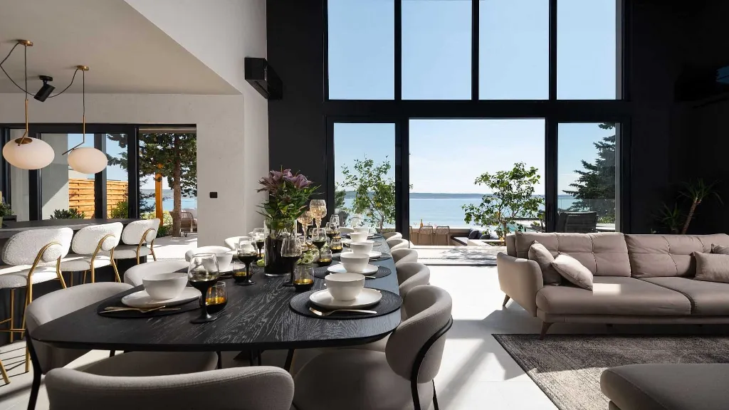 Spacious 6-Bedroom Villa in Starigrad, Croatia