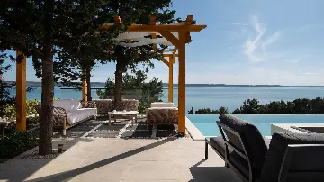 Spacious 6-Bedroom Villa in Starigrad, Croatia