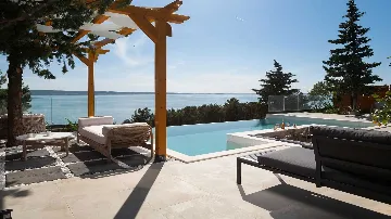 Spacious 6-Bedroom Villa in Starigrad, Croatia