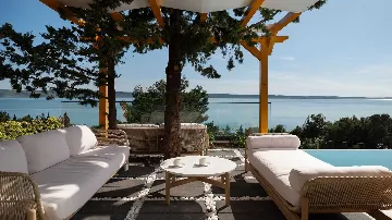 Spacious 6-Bedroom Villa in Starigrad, Croatia