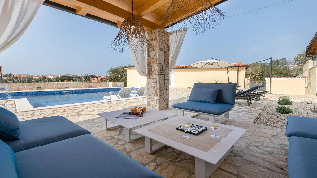 4-Bedroom Villa for 10 Guests in Barbariga