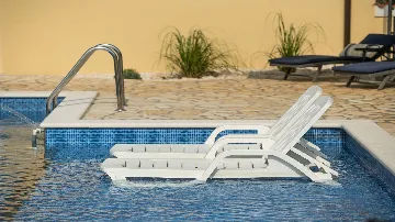 4-Bedroom Villa for 10 Guests in Barbariga