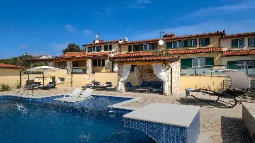 4-Bedroom Villa for 10 Guests in Barbariga