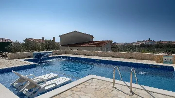 4-Bedroom Villa for 10 Guests in Barbariga