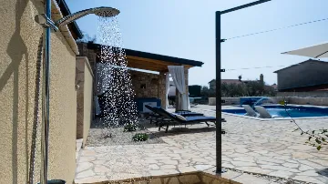 4-Bedroom Villa for 10 Guests in Barbariga