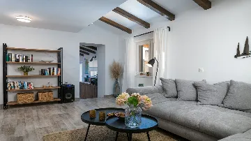 4-Bedroom Villa for 10 Guests in Barbariga