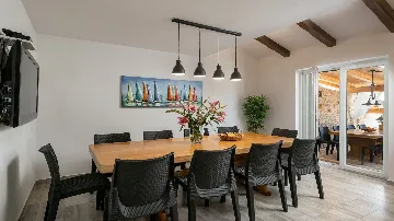 4-Bedroom Villa for 10 Guests in Barbariga