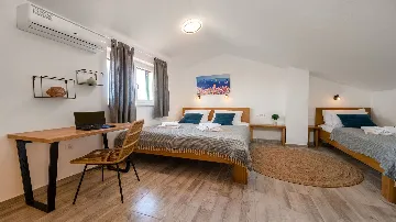 4-Bedroom Villa for 10 Guests in Barbariga