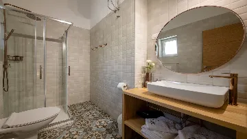 4-Bedroom Villa for 10 Guests in Barbariga