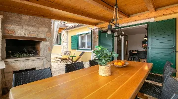 4-Bedroom Villa for 10 Guests in Barbariga