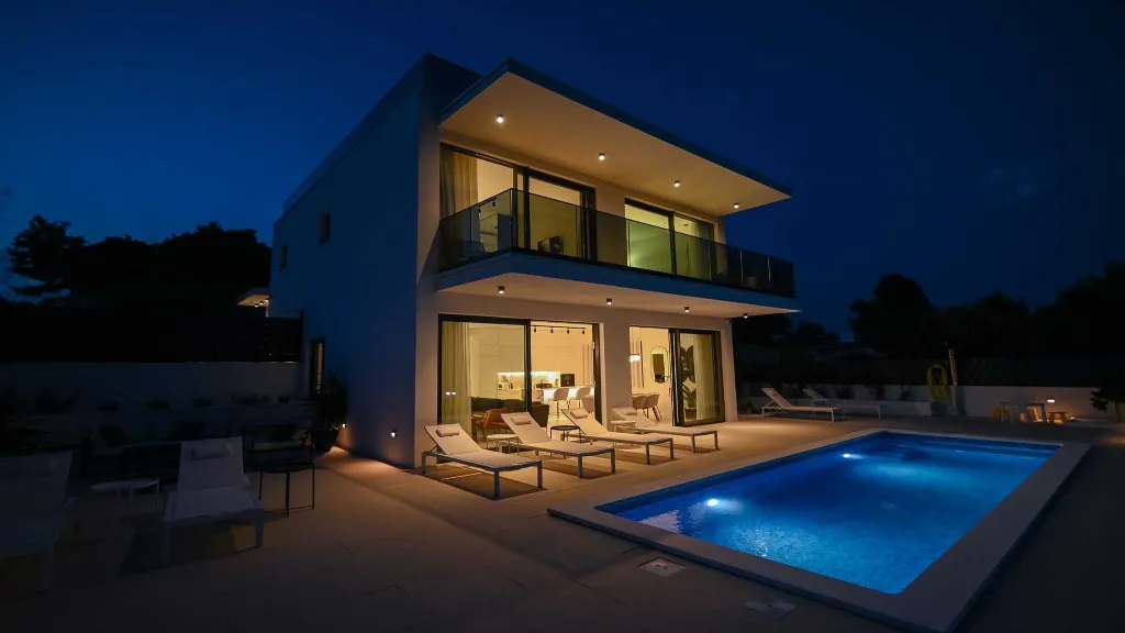 Sea-View 4-Bedroom Villa with Pool in Okrug Gornji