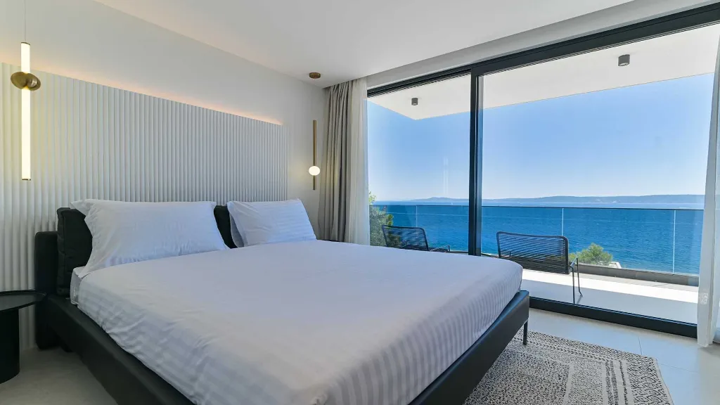 Sea-View 4-Bedroom Villa with Pool in Okrug Gornji