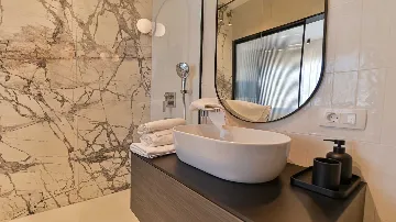 Sea-View 4-Bedroom Villa with Pool in Okrug Gornji