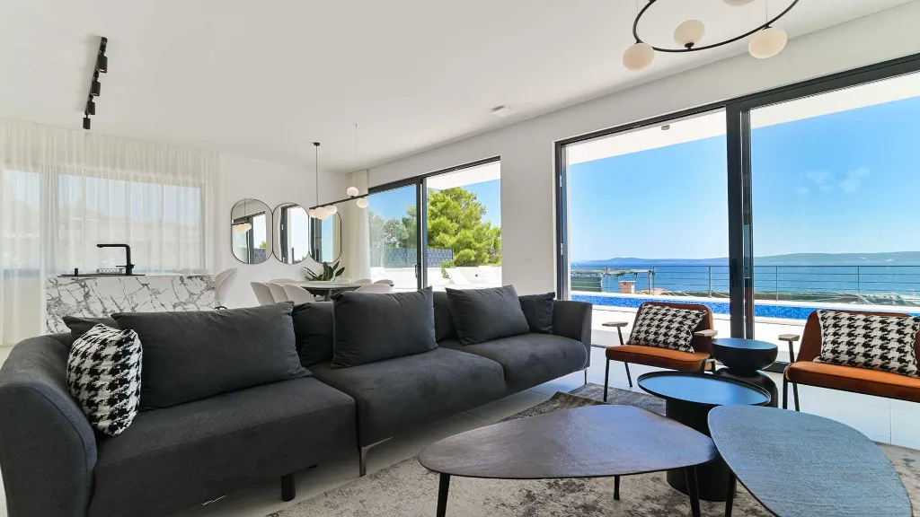 Sea-View 4-Bedroom Villa with Pool in Okrug Gornji