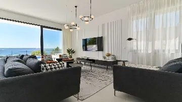 Sea-View 4-Bedroom Villa with Pool in Okrug Gornji