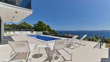 Sea-View 4-Bedroom Villa with Pool in Okrug Gornji