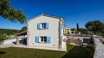 4-Bedroom Villa in Bale, Croatia (Up to 10 Guests)