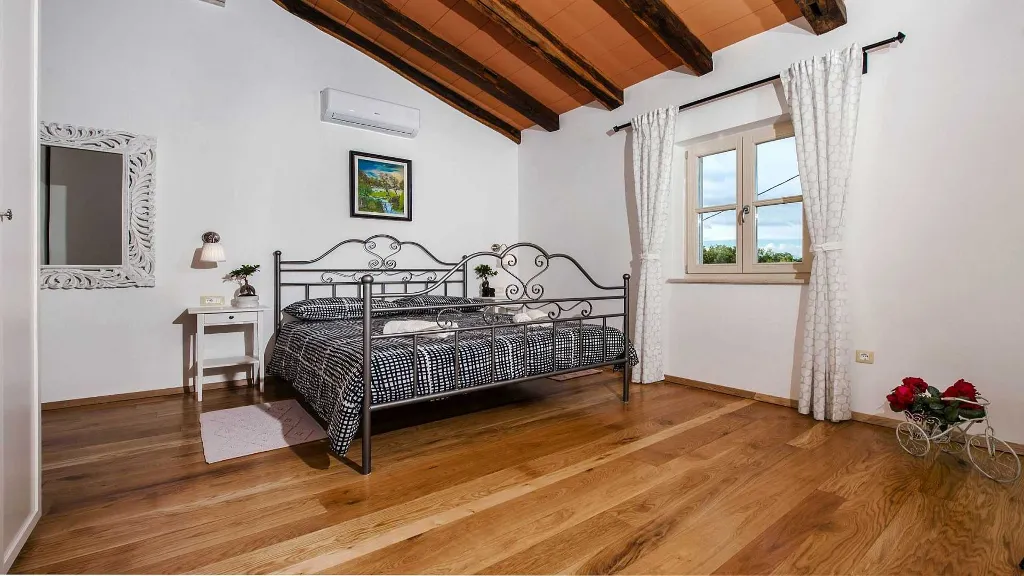 4-Bedroom Villa in Bale, Croatia (Up to 10 Guests)