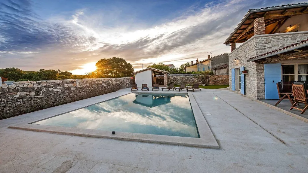 4-Bedroom Villa in Bale, Croatia (Up to 10 Guests)