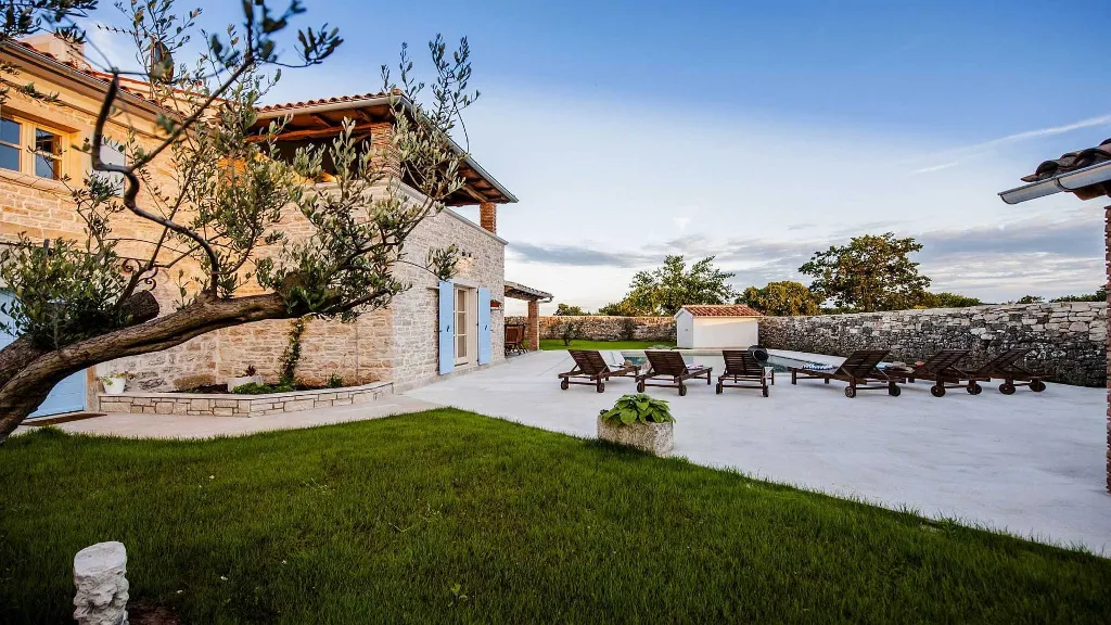 4-Bedroom Villa in Bale, Croatia (Up to 10 Guests)