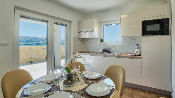 2-Bedroom Villa in Metajna for 4 Guests