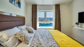 2-Bedroom Villa in Metajna for 4 Guests