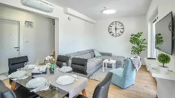 Villa in Metajna for 4 Guests
