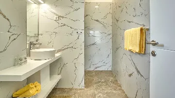 Villa in Metajna for 4 Guests