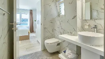 Villa in Metajna for 4 Guests