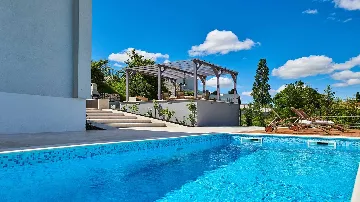 4-Bedroom Villa in Momjan for Up to 8 Guests