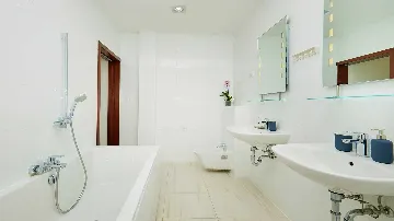 4-Bedroom Villa in Momjan for Up to 8 Guests