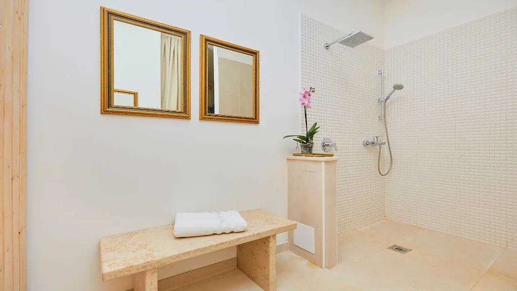 4-Bedroom Villa in Momjan for Up to 8 Guests
