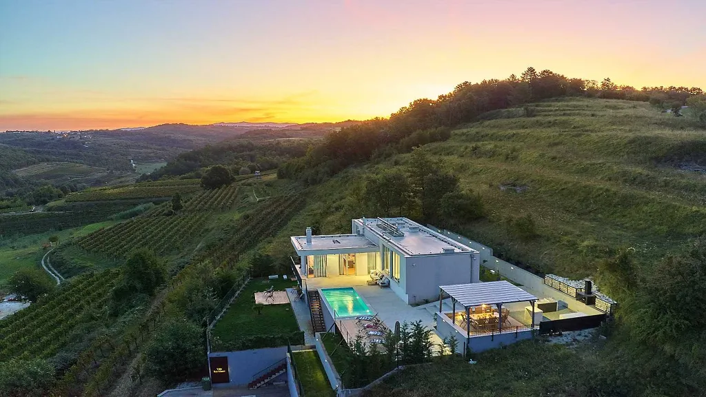 4-Bedroom Villa in Momjan for Up to 8 Guests