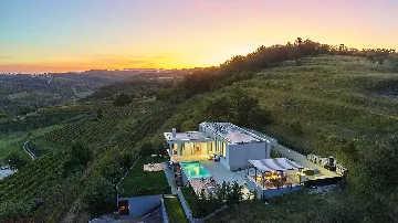 4-Bedroom Villa in Momjan for Up to 8 Guests