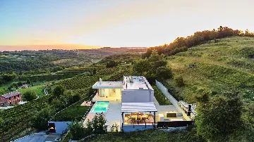 4-Bedroom Villa in Momjan for Up to 8 Guests