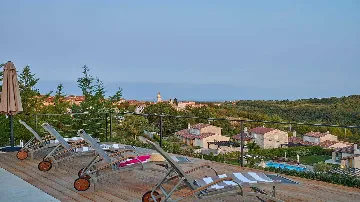 4-Bedroom Villa in Momjan for Up to 8 Guests