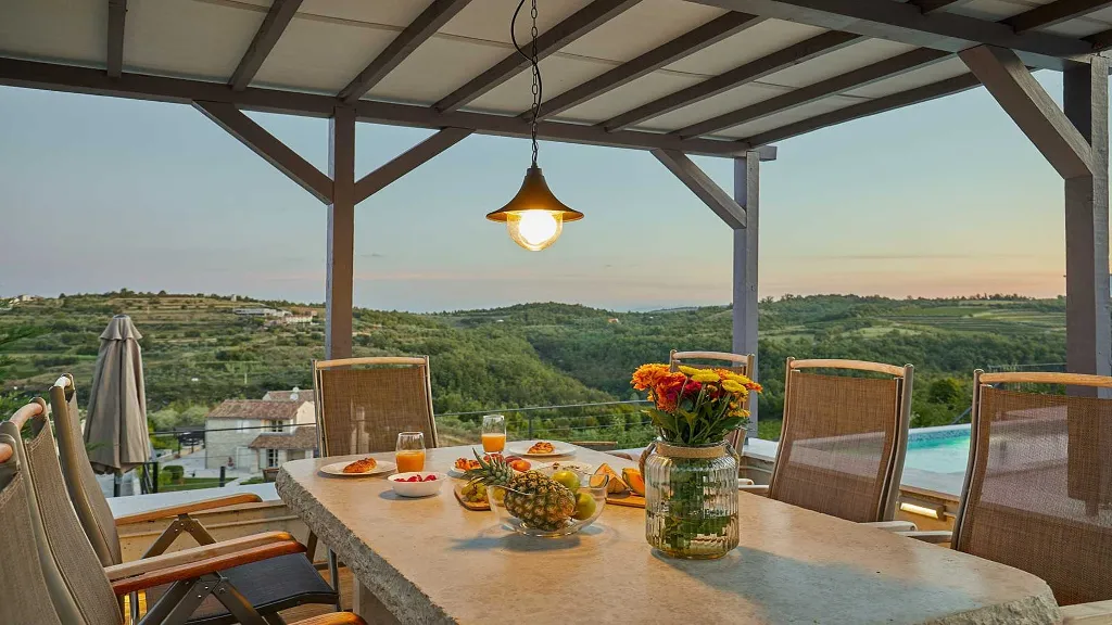 4-Bedroom Villa in Momjan for Up to 8 Guests