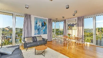 4-Bedroom Villa in Momjan for Up to 8 Guests