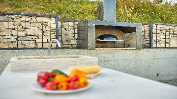 4-Bedroom Villa in Momjan for Up to 8 Guests