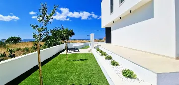 3-Bedroom Villa in Petrčane for Up to 8 Guests