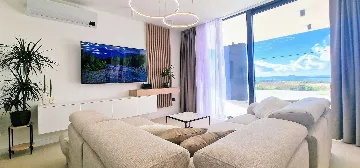 3-Bedroom Villa in Petrčane for Up to 8 Guests