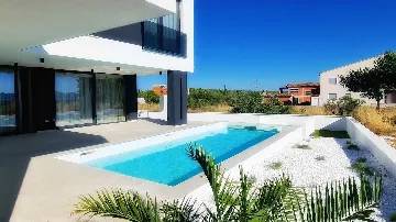 3-Bedroom Villa in Petrčane for Up to 8 Guests