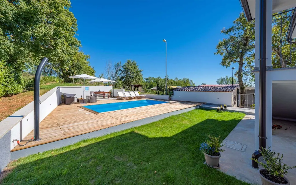 Tranquil Family Villa Escape Pazin