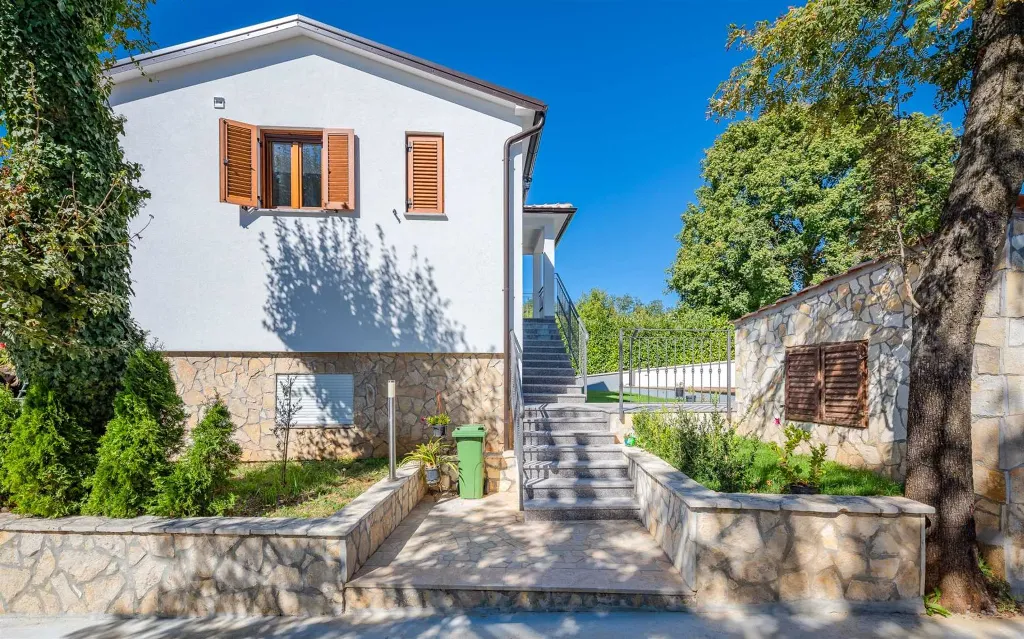 Tranquil Family Villa Escape Pazin